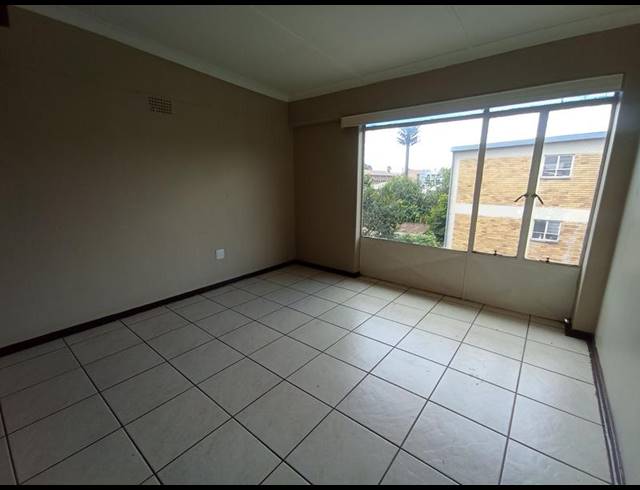 2 BEDROOM PROPERTY TO RENT IN FLORIDA LAKE